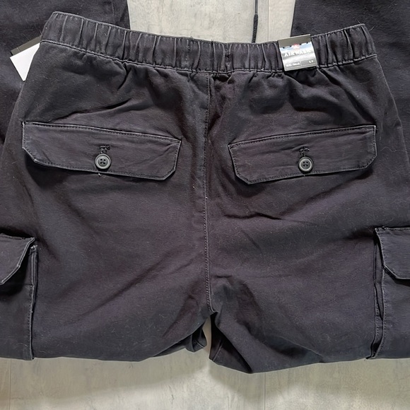 Airwalk  Cargo pants  cargo joggers  black Elastic waist& hem Plenty pockets NWT - Picture 11 of 12